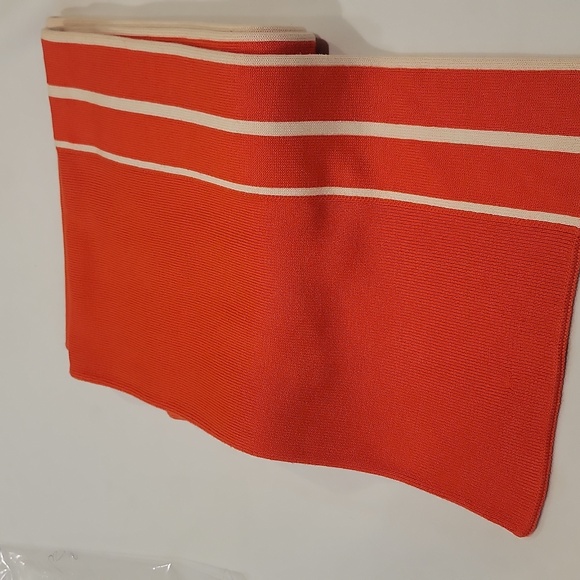 Authentic Louis Vuitton reversible scarf - Picture 9 of 11